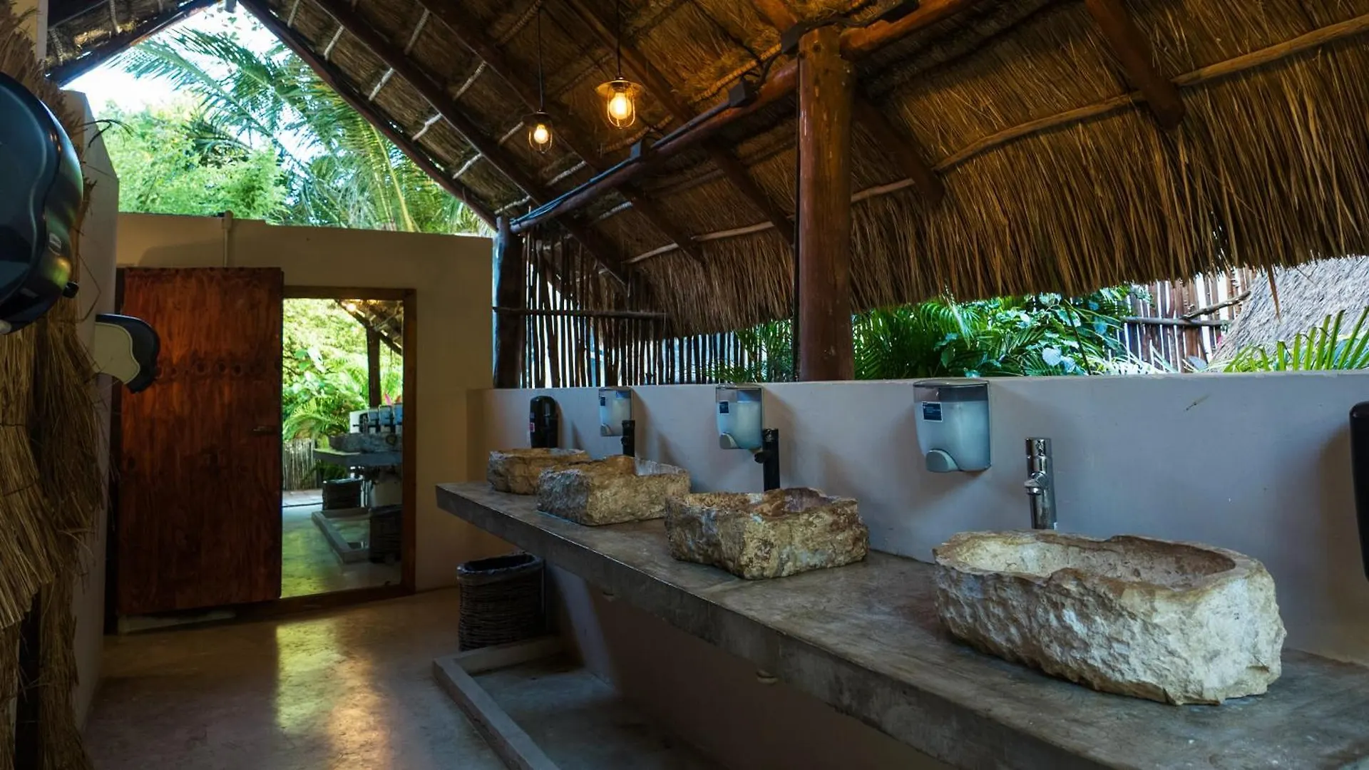Hotel Cabanas Los Lirios Tulum